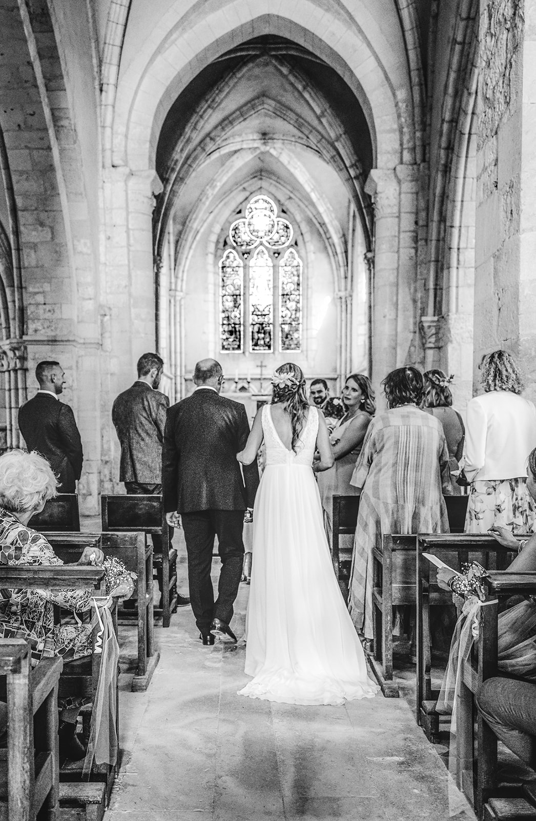 Silhouette femme et chien au coucher du soleil